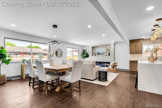 20200 Brookshire Street, Southfield, MI 48076