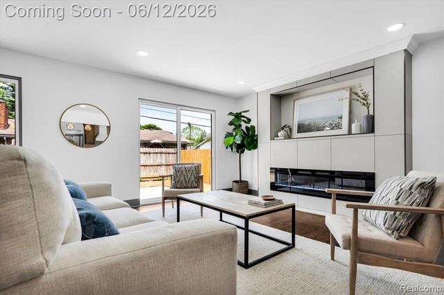 20200 Brookshire Street, Southfield, MI 48076