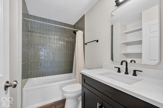 8973 Wooster Court, Fishers, IN 46038