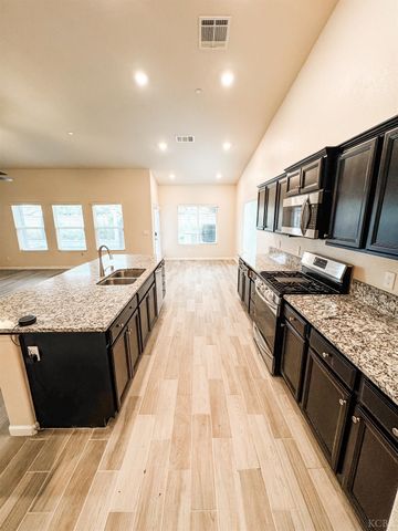 2025 Madeline Drive, Hanford, CA 93230