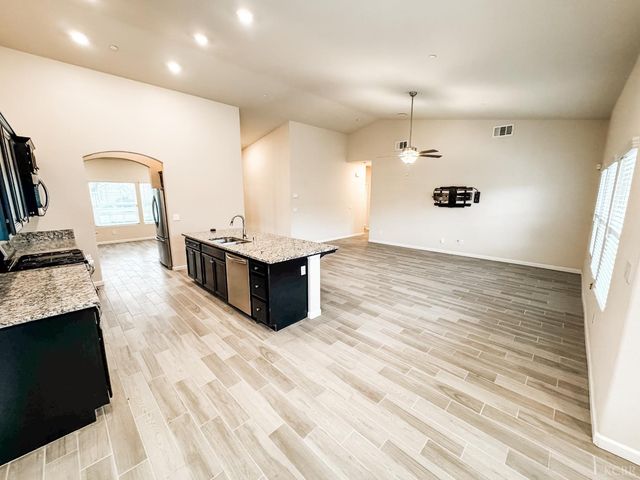 2025 Madeline Drive, Hanford, CA 93230