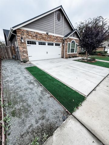 2025 Madeline Drive, Hanford, CA 93230