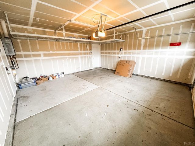 2025 Madeline Drive, Hanford, CA 93230