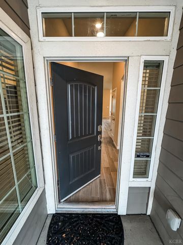 2025 Madeline Drive, Hanford, CA 93230