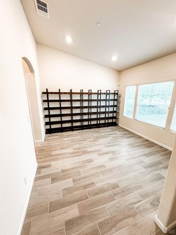 2025 Madeline Drive, Hanford, CA 93230
