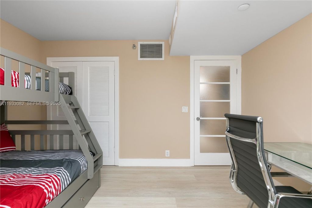 Image 28 of property listing at 3500 Mystic Pointe Dr 2603, Aventura, FL 33180