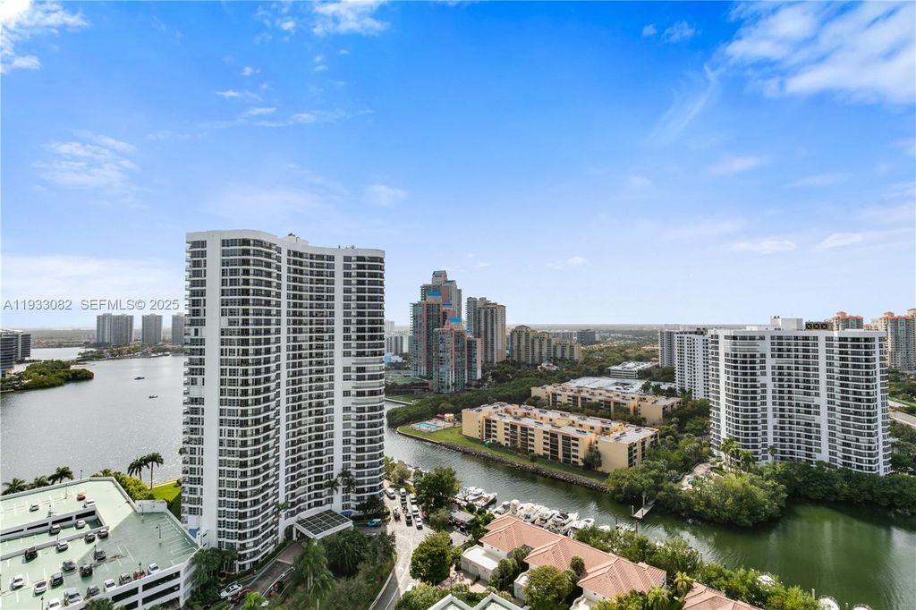 Image 42 of property listing at 3500 Mystic Pointe Dr 2603, Aventura, FL 33180