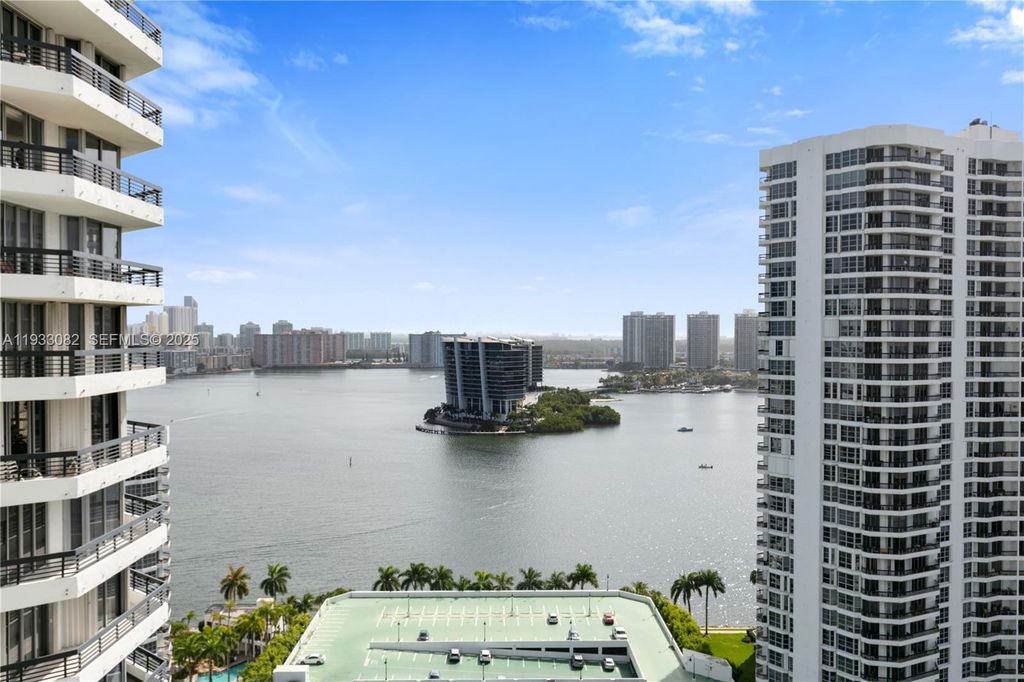 Image 43 of property listing at 3500 Mystic Pointe Dr 2603, Aventura, FL 33180