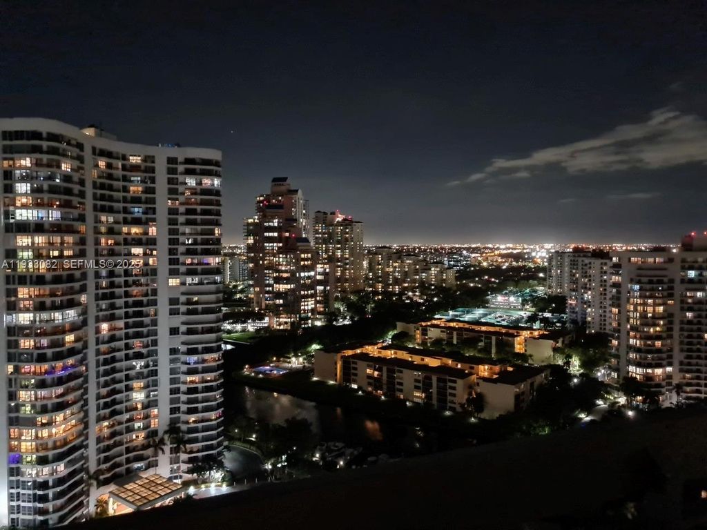 Image 50 of property listing at 3500 Mystic Pointe Dr 2603, Aventura, FL 33180