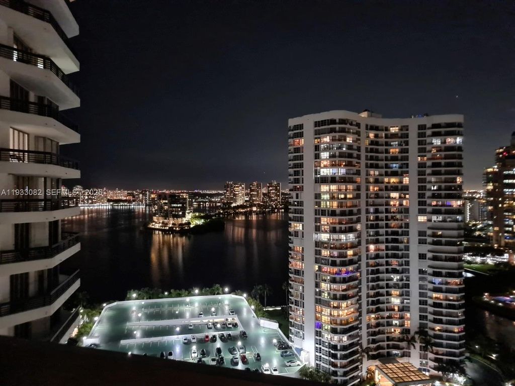 Image 53 of property listing at 3500 Mystic Pointe Dr 2603, Aventura, FL 33180