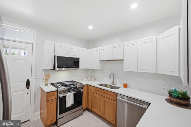 1430 SWANN ST NW, Washington, DC 20009