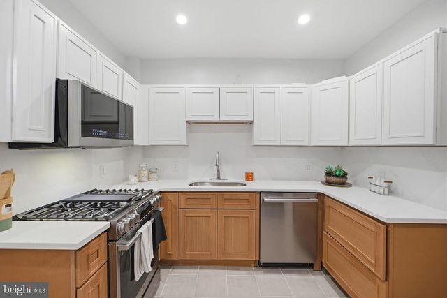 1430 SWANN ST NW, Washington, DC 20009