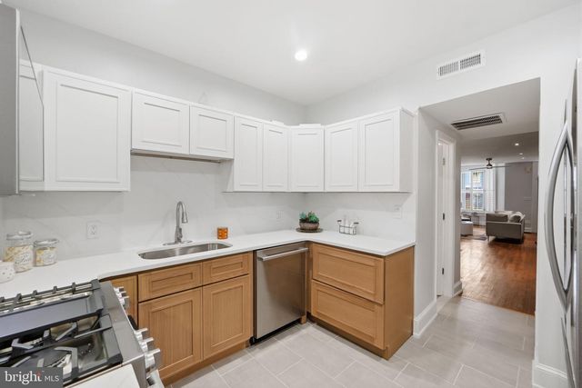 1430 SWANN ST NW, Washington, DC 20009