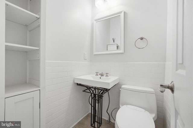 1430 SWANN ST NW, Washington, DC 20009