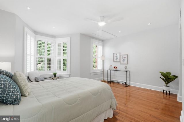 1430 SWANN ST NW, Washington, DC 20009
