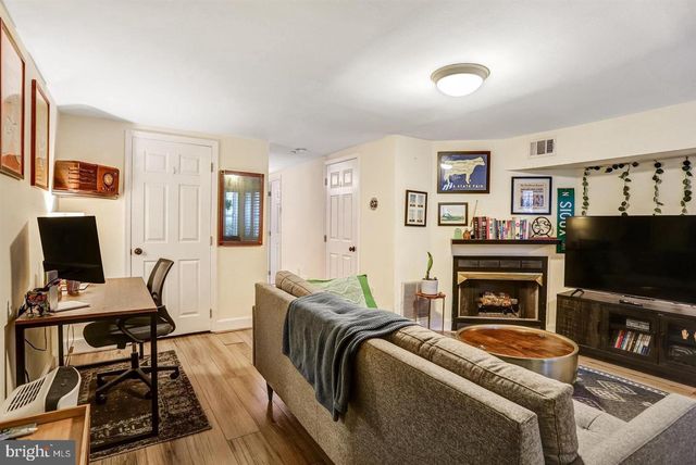 1430 SWANN ST NW, Washington, DC 20009