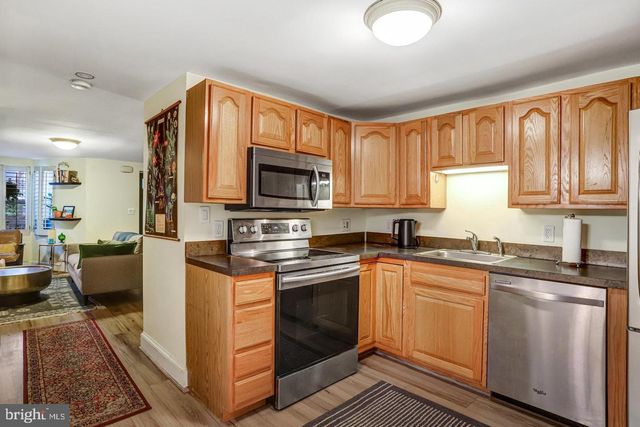 1430 SWANN ST NW, Washington, DC 20009