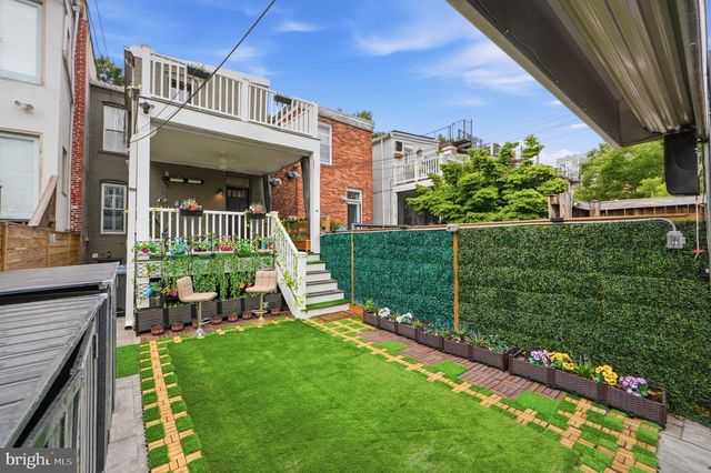 1430 SWANN ST NW, Washington, DC 20009