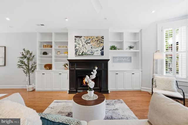 1430 SWANN ST NW, Washington, DC 20009