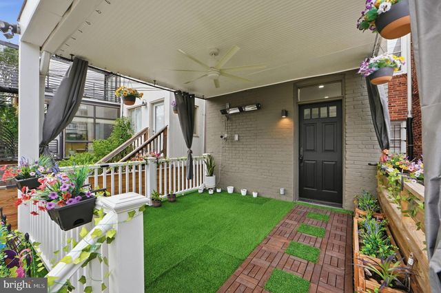 1430 SWANN ST NW, Washington, DC 20009