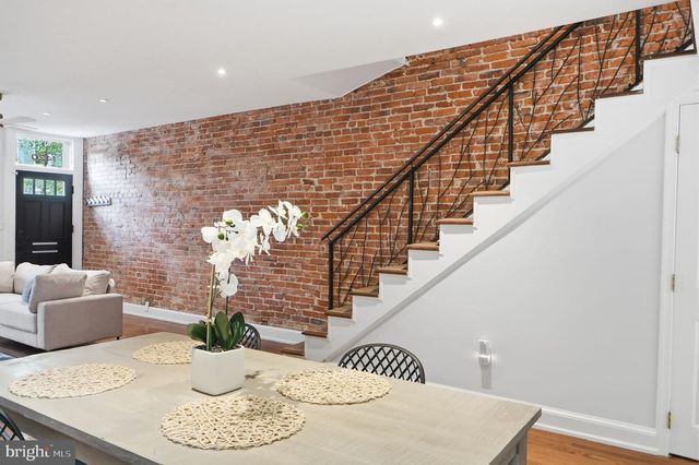 1430 SWANN ST NW, Washington, DC 20009