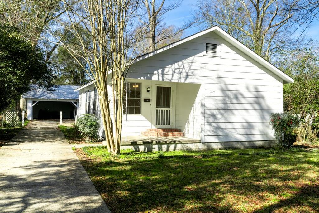 1109 Corinne St., Hattiesburg, MS 39401