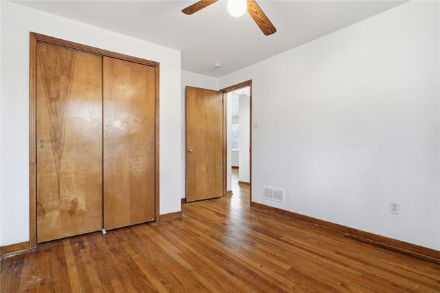 2055 Washington Rd, Upper St Clair, PA 15241