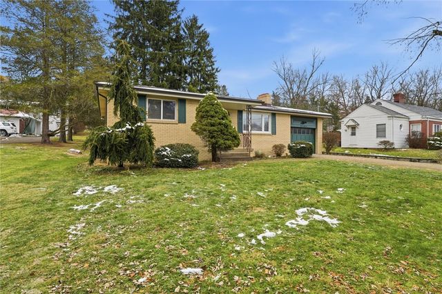 2055 Washington Rd, Upper St Clair, PA 15241