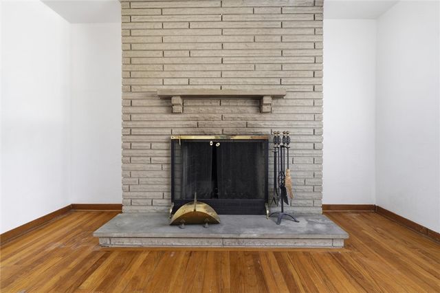 2055 Washington Rd, Upper St Clair, PA 15241