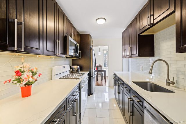 18-40 211th Street 4E, Bayside, NY 11360