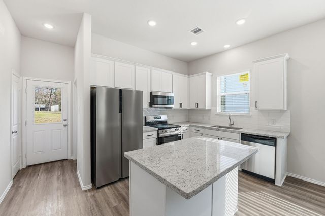 15618 Sycamore Drive, Montgomery, TX 77356