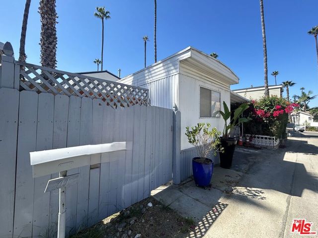 16321 Pacific Coast Highway 41, Pacific Palisades, CA 90272