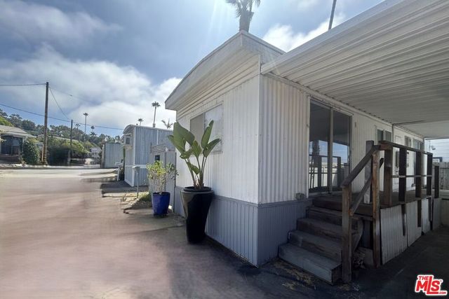 16321 Pacific Coast Highway 41, Pacific Palisades, CA 90272