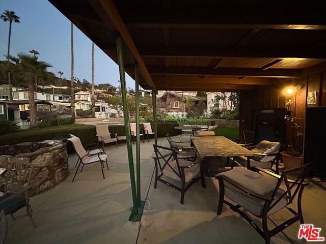 16321 Pacific Coast Highway 41, Pacific Palisades, CA 90272