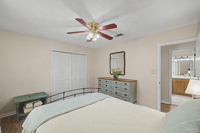 4959 Skipper Ln, Pace, FL 32571