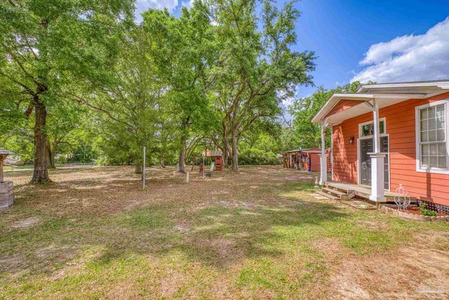 4959 Skipper Ln, Pace, FL 32571