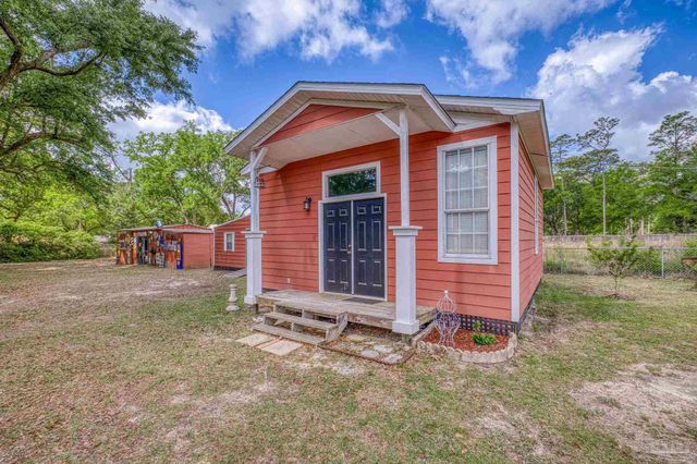 4959 Skipper Ln, Pace, FL 32571