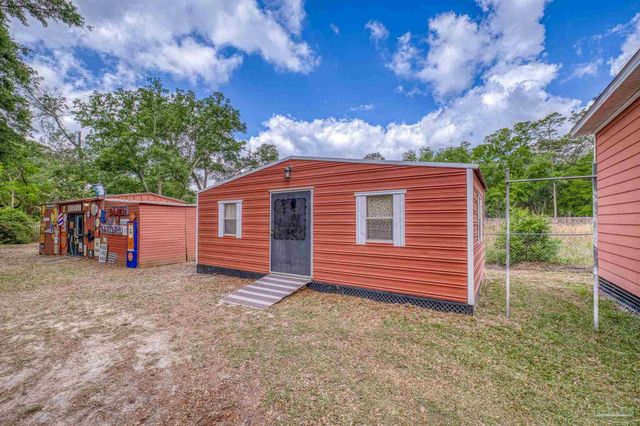 4959 Skipper Ln, Pace, FL 32571