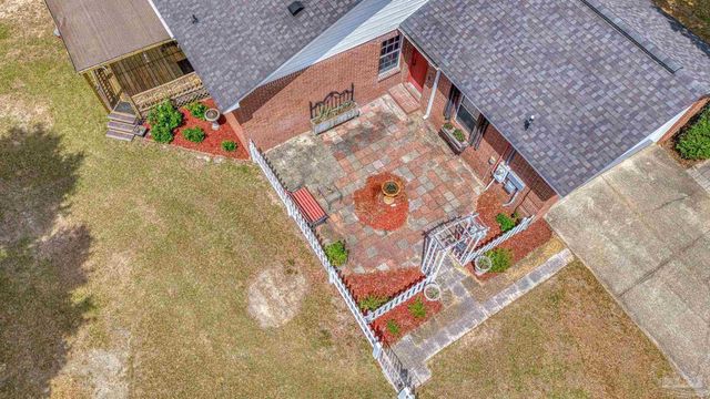 4959 Skipper Ln, Pace, FL 32571