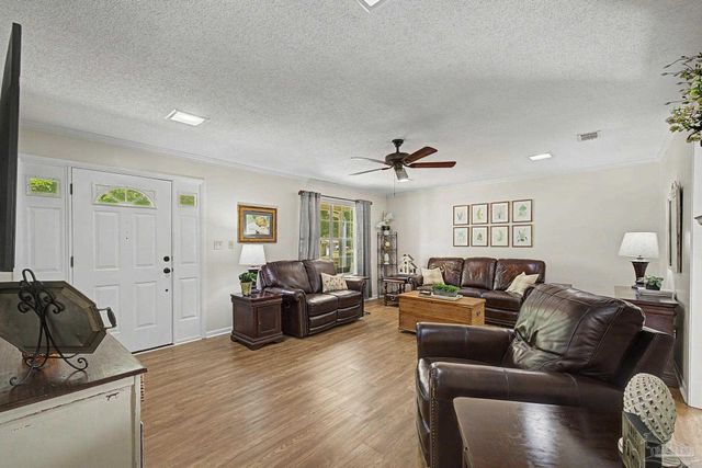 4959 Skipper Ln, Pace, FL 32571