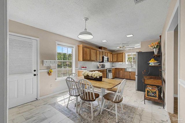 4959 Skipper Ln, Pace, FL 32571