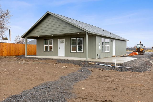 147 Jefferson Avenue, Metolius, OR 97741