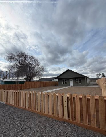 147 Jefferson Avenue, Metolius, OR 97741