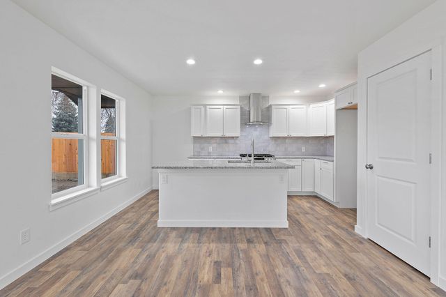 147 Jefferson Avenue, Metolius, OR 97741