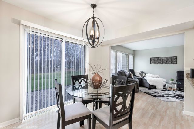 434 Locksley Drive, Streamwood, IL 60107