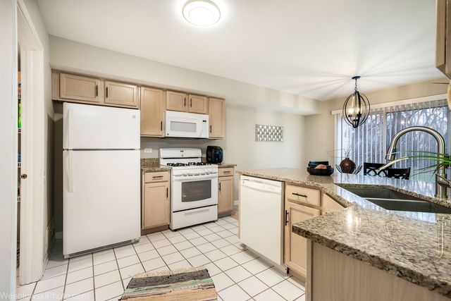 434 Locksley Drive, Streamwood, IL 60107