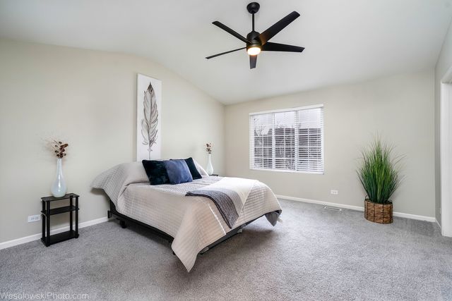 434 Locksley Drive, Streamwood, IL 60107