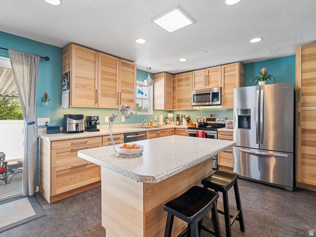 5524 S FAIRHAVEN CIR, Murray, UT 84123