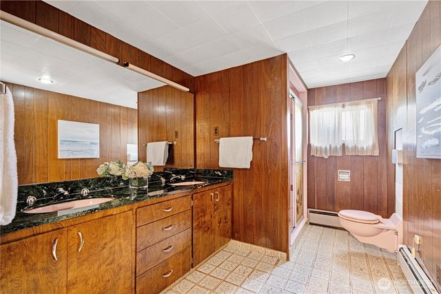 2045 Rose Point Lane, Kirkland, WA 98033