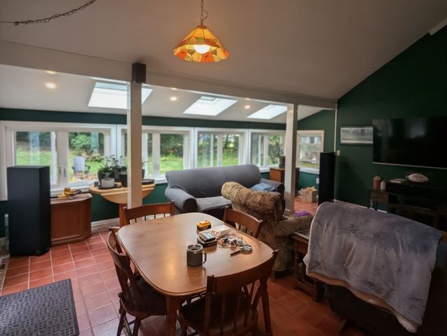166 West St, Attleboro, MA 02703